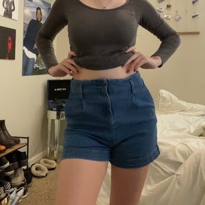 80s denim High-waisted shorts. Super cute and flattering. SIZE M. Brand: ANGLES
